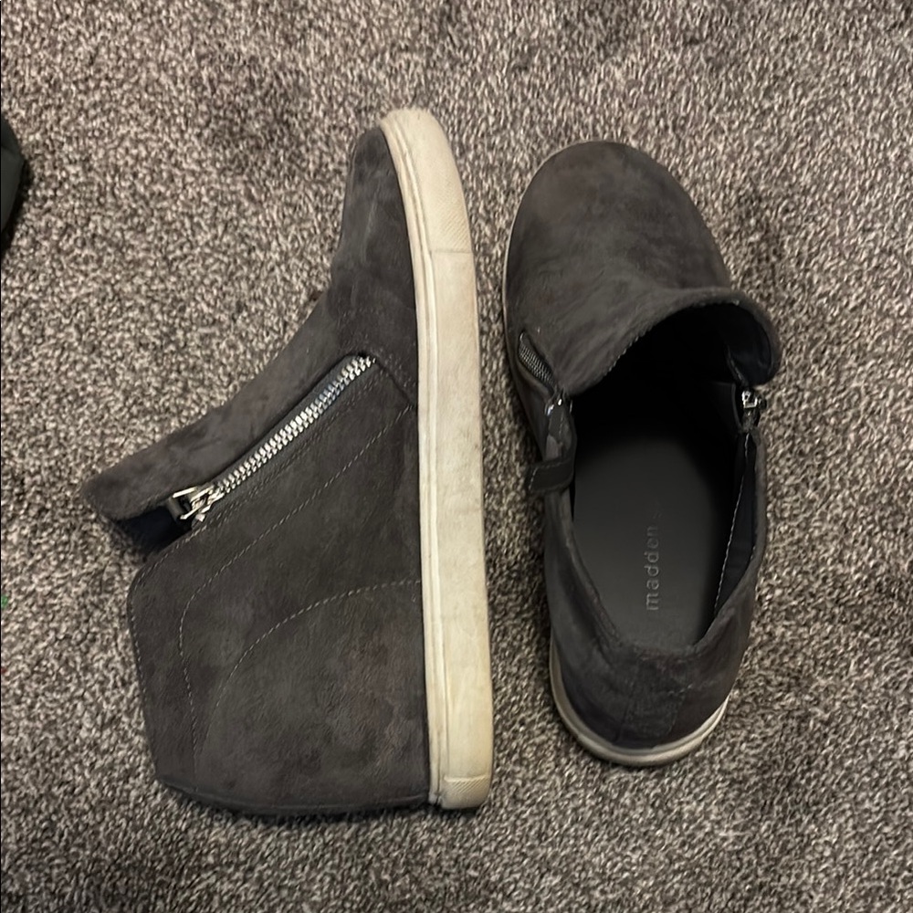 Women’s Gray Casual Sneakers